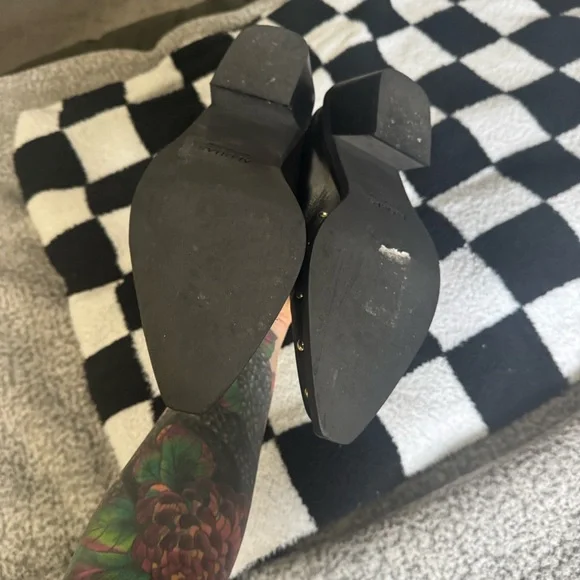 ALOHAS Black Mules with Gold Studs - Picture 4 of 6